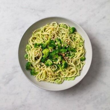 parsakaalia ja pinjansiemeniä sisältävä spagetti, Välimeren ruokavalio